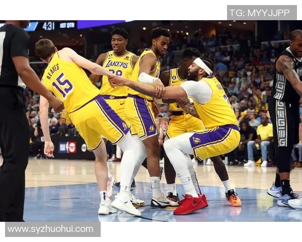 奇才与纽约尼克斯激战正酣球迷期待精彩对决与惊喜表现 奇才与纽约尼克斯激战正酣球迷期待精彩对决与惊喜表现