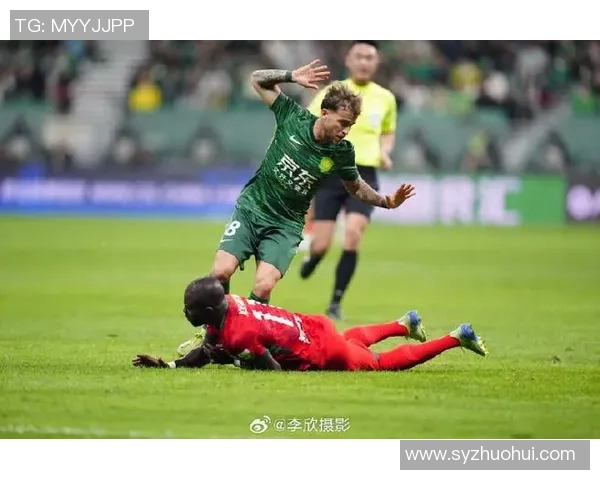 天津天海迎战河南建业争夺中超联赛关键三分的激烈对决