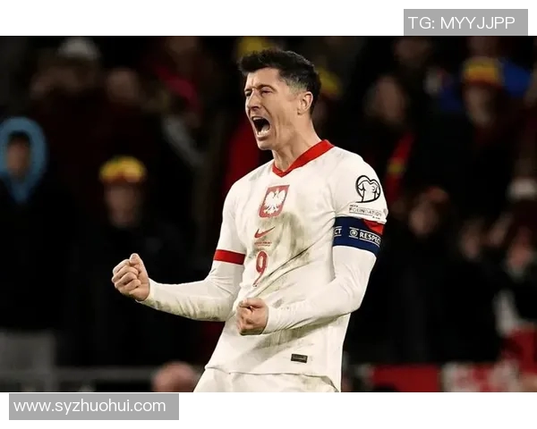 莱万带领球队重返巅峰之路展现超凡实力与不屈斗志